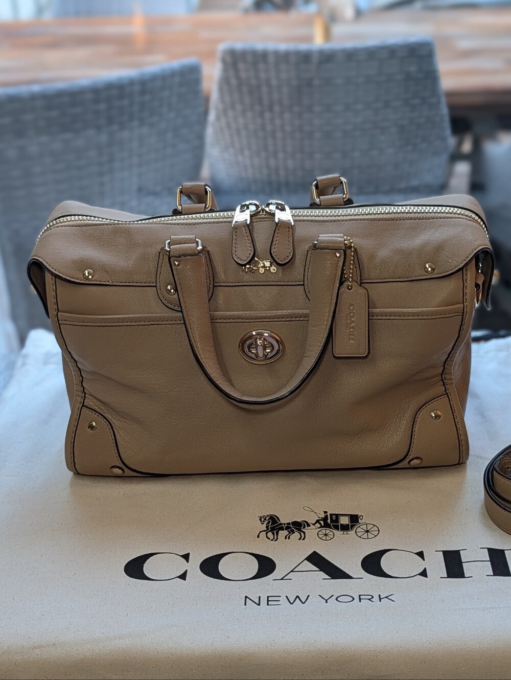 Coach Rhyder 32 In Beige (K1480-33689)